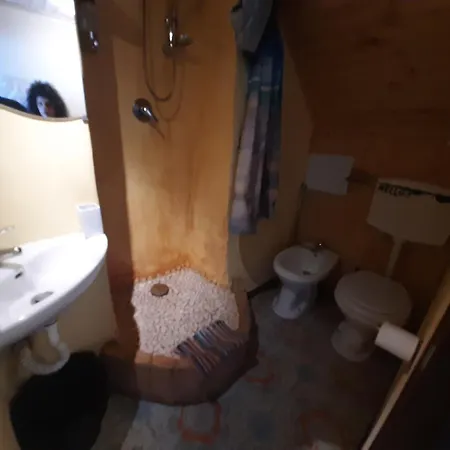 Ammaresiamo Ltb בית הארחה 3*